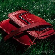 [FORUM] Kalian kalo beli sling bag gitu biasanya di mana ya? Ada rekomendasi?