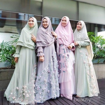img-title Sederhana dan Elegan, Tips Style Hijab Syar'i Pesta untuk Kondangan Ini Wajib Kamu Tahu