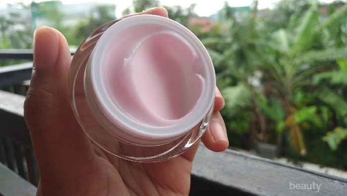 Takut Terjadi Penuaan Dini? Kini Bisa Kamu Cegah dengan Sakura Collagen Age's Cream