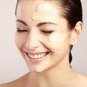 4 Tips Ini Akan Bikin Foundation Lebih Awet Pada Kulit Berminyak