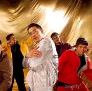 5 Video Klip Jadul yang Muncul di Klip 'Love Again' dari Afgan Ini Bikin Kita Throwback ke Tahun 90an!