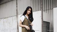 Ini 4 Gaya Stylish Selebriti Indonesia Saat Pakai Slip Dress Yang Lagi ...