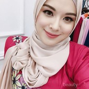 [FORUM] Bikin Pashmina ala Ayana Jihye Gini enaknya pakai bahan apa ya?