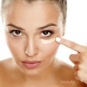 [FORUM] Dear.. pilih pakai concealer dulu atau pakai foundation dulu?  Share dong sama alasannya ya.