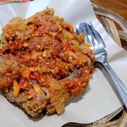 Resep Gampang Membuat Sambal Ayam Geprek yang Pedasnya Maknyus!
