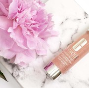 #NEWS Cegah Penuaan Dini dan Kulit Dehidrasi Dengan CLINIQUE Moisture Surge Hydrating Supercharged Concentrate