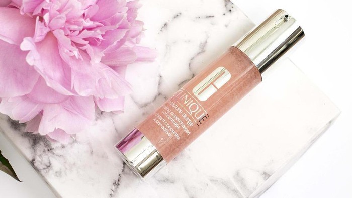#NEWS Cegah Penuaan Dini dan Kulit Dehidrasi Dengan CLINIQUE Moisture Surge Hydrating Supercharged Concentrate