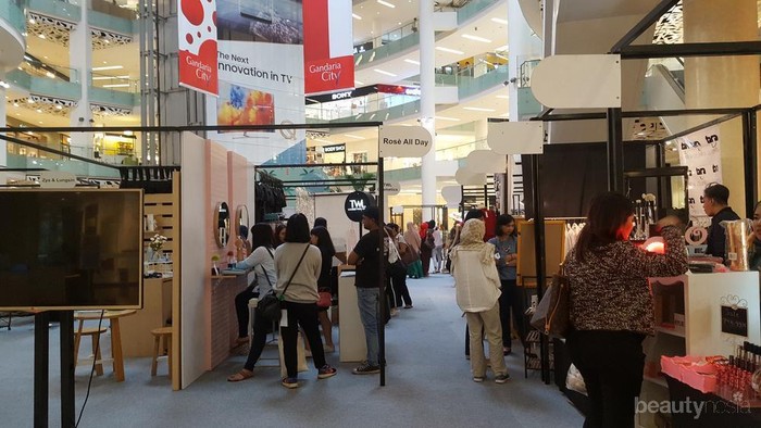 Mengintip Serunya Mengulas Tuntas Makeup dan Fashion di The Beauty Stop 2017