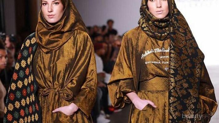 Harumkan Nama Bangsa, Ini Dia Desainer Indonesia yang Tampil di New York Fahion Week 2017! Harumkan Nama Bangsa, Ini Dia Desainer Indonesia yang Tampil di New York Fahion Week 2017!