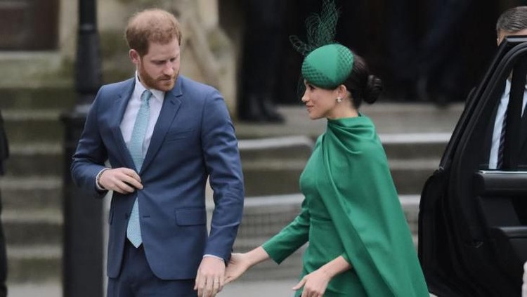 Biaya keamanan Pangeran Harry dan Meghan Markle jumlahnya fantastis. Pangeran Charles dikabarkan ingin ikut membiayai hingga Rp41 miliar.