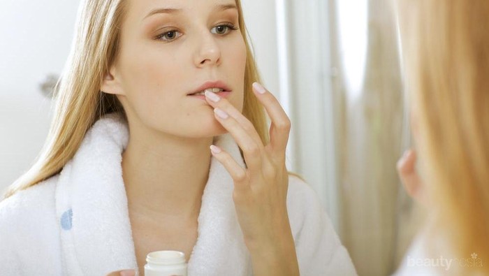 Ingin Bibir Terlihat Merah? Ini Tips Tepat Merawat Bibir dengan Petroleum Jelly