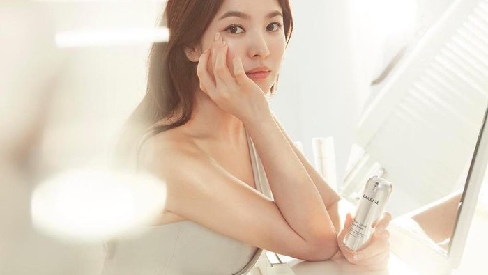 Tanpa Melibatkan Make Up, Inilah 4 Rahasia Kecantikan Song Hye Kyo! Tanpa Melibatkan Make Up, Inilah 4 Rahasia Kecantikan Song Hye Kyo!