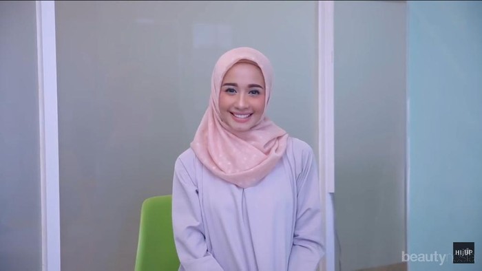 Tak Monoton dan Kurang dari 5 Menit, Ikuti Tutorial Hijab Simpel ala Laudya Cynthia Bella Ini!