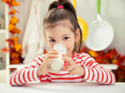 Fakta Manfaat Susu untuk Naikkan Berat Badan & Tingkatkan Kecerdasan Anak