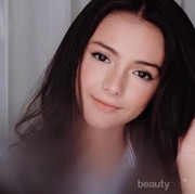 Suka Penampilan Natural dan Flawless? Yuk, Belajar Makeup Seperti Amanda Rawless