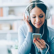 #FORUM Menurut Kamu, Lagu Apa yang Paling Bikin Baper dan Adem Didengarkan?