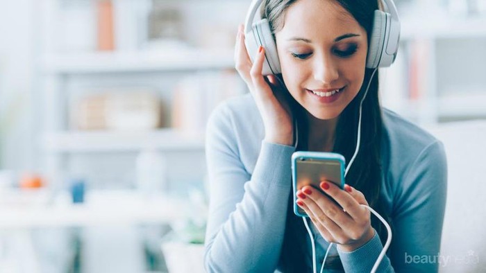 #FORUM Menurut Kamu, Lagu Apa yang Paling Bikin Baper dan Adem Didengarkan?