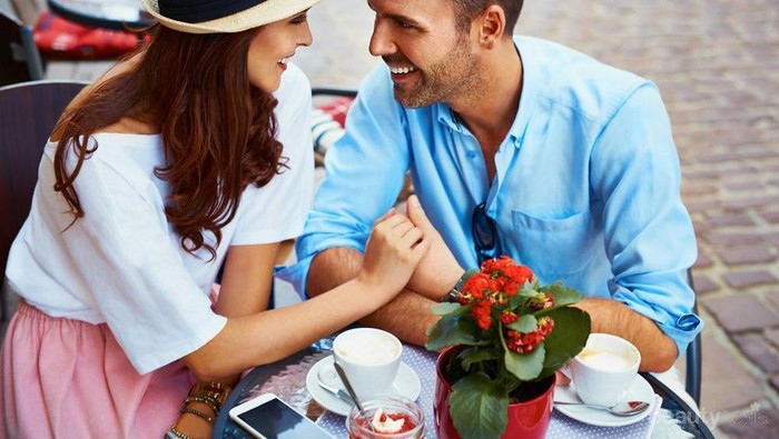 Tidak Disangka, Para Pria Sangat Suka Melihat Wanita Mengenakan 7 Pakaian Ini!