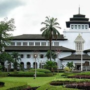 Bagi Kamu yang Suka Makanan Khas Bandung, Wajib Coba Restoran Ini!