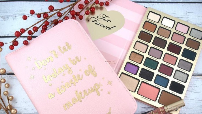 [NEWS] Butuh contour, highlight & Blush? Temukan Semuanya Dalam Too Faced Boss Lady Set