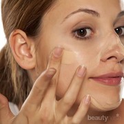 [FORUM] Apa benar merias pengantin yang lagi melakukan perawatan dokter, makeupnya jadi susah nempel?