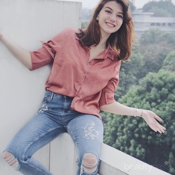 img-title Terlihat Lebih Dewasa Karena Gaya Make Up-nya, Ternyata 6 Artis Cantik Ini Masih Dibawah 22 Tahun, Lho!