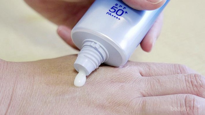 Pelindung Wajah dari sinar Matahari dengan Menggunakan Biore UV Aqua Rich Watery Essence Sunscreen