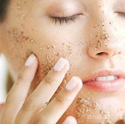 [FORUM] Lebih suka scrub wajah alami atau pake skincare?