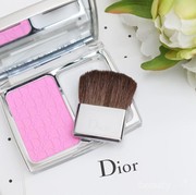 Pipi Segar Merona dengan Dior Rosy Glow Awakening Blush