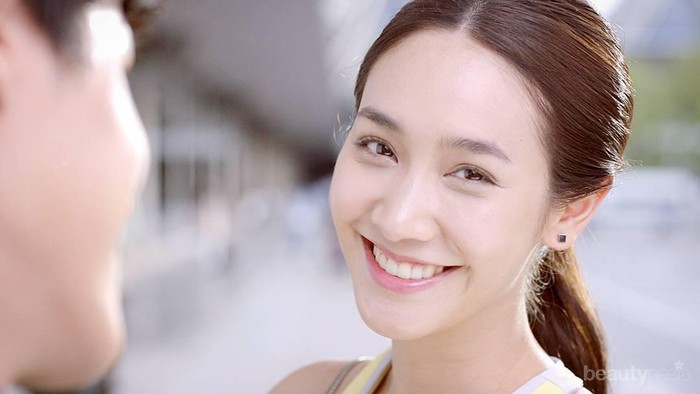 Ingin Tampil Cantik Tanpa Make Up Berlebihan di Hari Pertama Kerja? Yuk Ikuti 4 Tips Simple Ini!