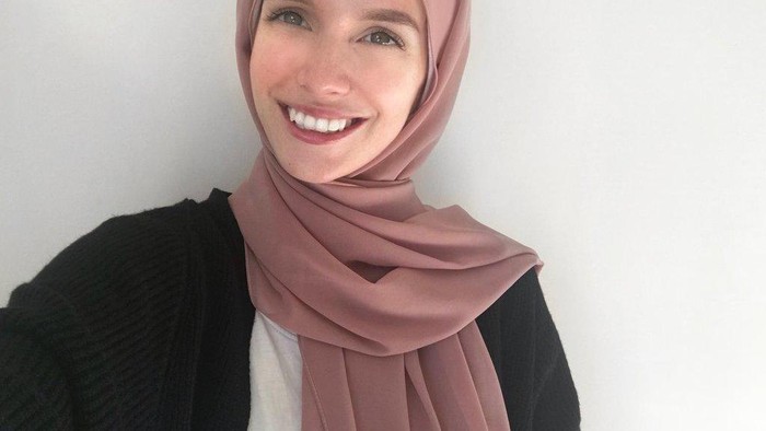 [FORUM] Apa yang akan kamu katakan pada temanmu yang bingung kapan mau berhijab?