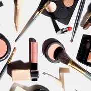 cara bedain makeup palsu dan asli gimana?