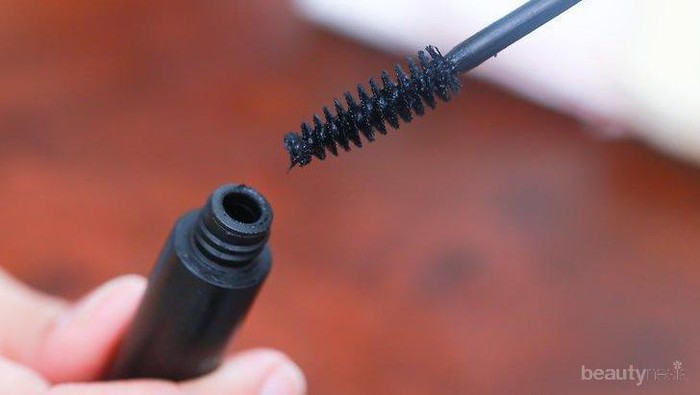 [FORUM] Saat gunakan mascara kamu tim dikocok atau nggak?