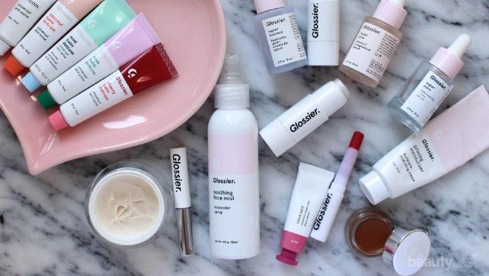 Sudahkah Kamu Mencoba Merek Glossier? Ini Dia Beberapa Online Shop yang Menjualnya!