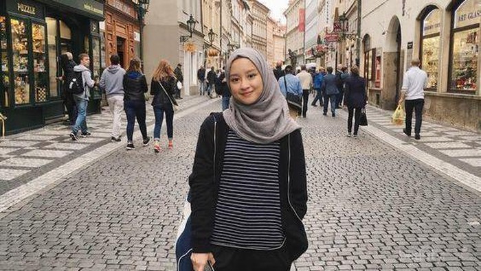 [FORUM] Kalo traveling, hijab apa yang paling ngga pernah ketinggalan kamu bawa?