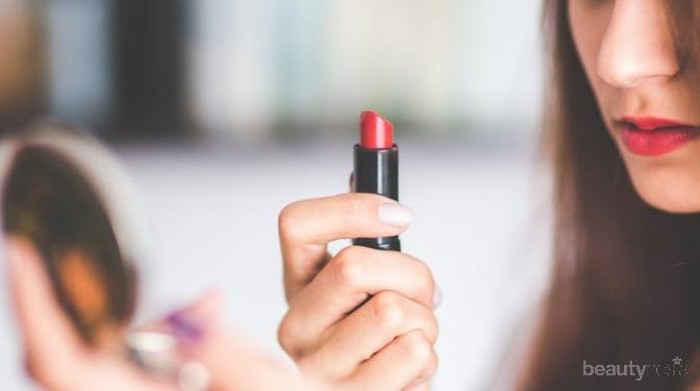 Jangan Langsung Membuang Makeup yang Expired! Kamu Bisa Memanfaatkannya dengan 4 Tips Ini!