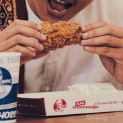#NEWS Menu KFC Combo Kareem Ayam dengan Saus Padang, Enak! Enggak Ya?