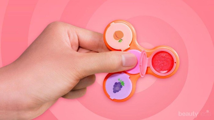 Ada Lip Gloss di dalam Fidget Spinner? Kamu Harus Tahu yang Satu Ini!