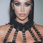 #NEWS Glow Your Summer Skin with KKW Beauty New Highlighter Palette