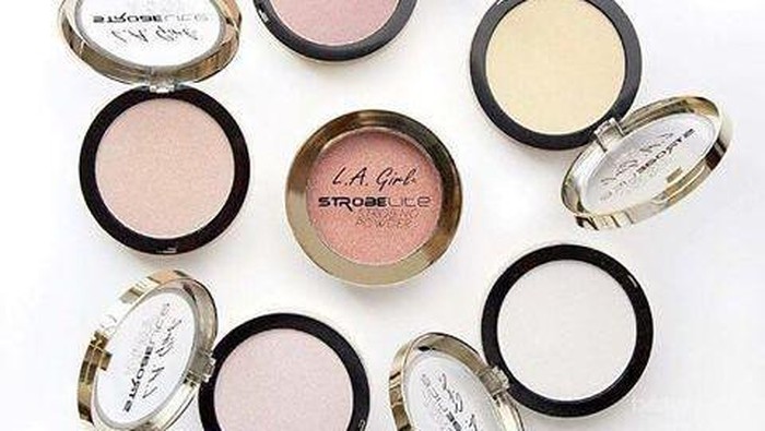 LA Girl Strobelite Stobing Highlighter Powder, Si Highlighter Drugstore yang Akan Buat Kamu Jatuh Cinta!
