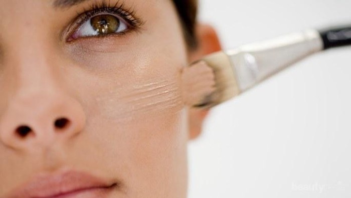 Ingin Make Up Sempurna? Ikuti Cara Menggunakan Brush Make Up untuk Foundation Ini Dulu!