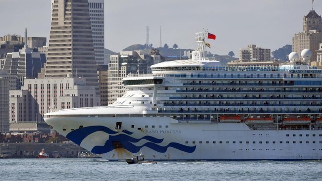Kapal Grand Princess yang berisi 21 penumpang positif corona akhirnya diizinkan berlabuh di Teluk San Fransisco, California.