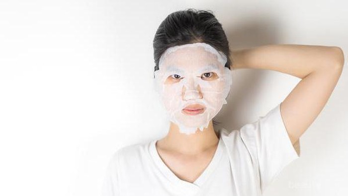 Hindari Kesalahan Memakai Sheet Mask Kalau Nggak Mau Perawatan Wajah Sia-Sia!