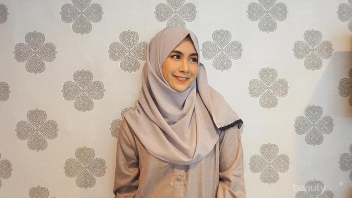 Manis dan Anggun, Dua Kata yang Menggambarkan Style Hijab Anisa Rahma, Setuju?