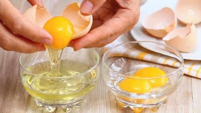 Pakai Masker Putih Telur Setiap Hari? Ini Bahayanya