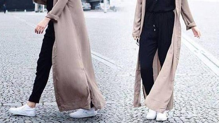 Psst! Padu Padan Hijab dengan Jumpsuit Ini Akan Membuat Kamu Fashionable Banget Lho Ladies