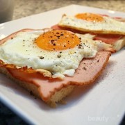 [FORUM] Makan telur tiap hari bikin jerawatan, benarkah?