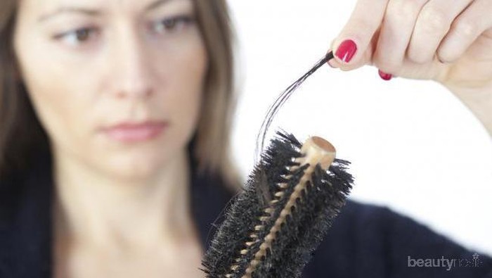 Masih Bermasalah dengan Rambut Rontok? Rekomendasi Produk Hair Tonik Ini Solusinya!