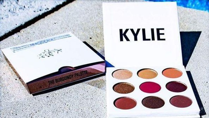 Tidak Hanya Lipstik, Kali Ini Kamu Bisa Coba Kylie Cosmetics Burgundy Palette