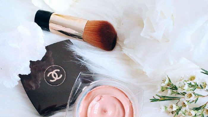 Mewah dan Ringan, Chanel Sublimage Le Teint Foundation Bikin Makeup Makin Classy!